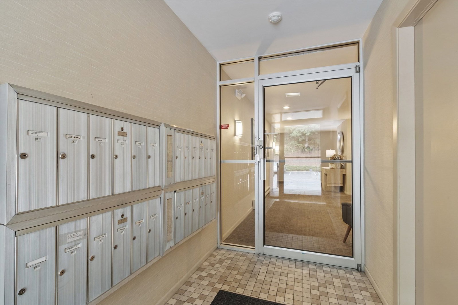 234 Nesmith St #14 Lowell — Photo 8 of 41