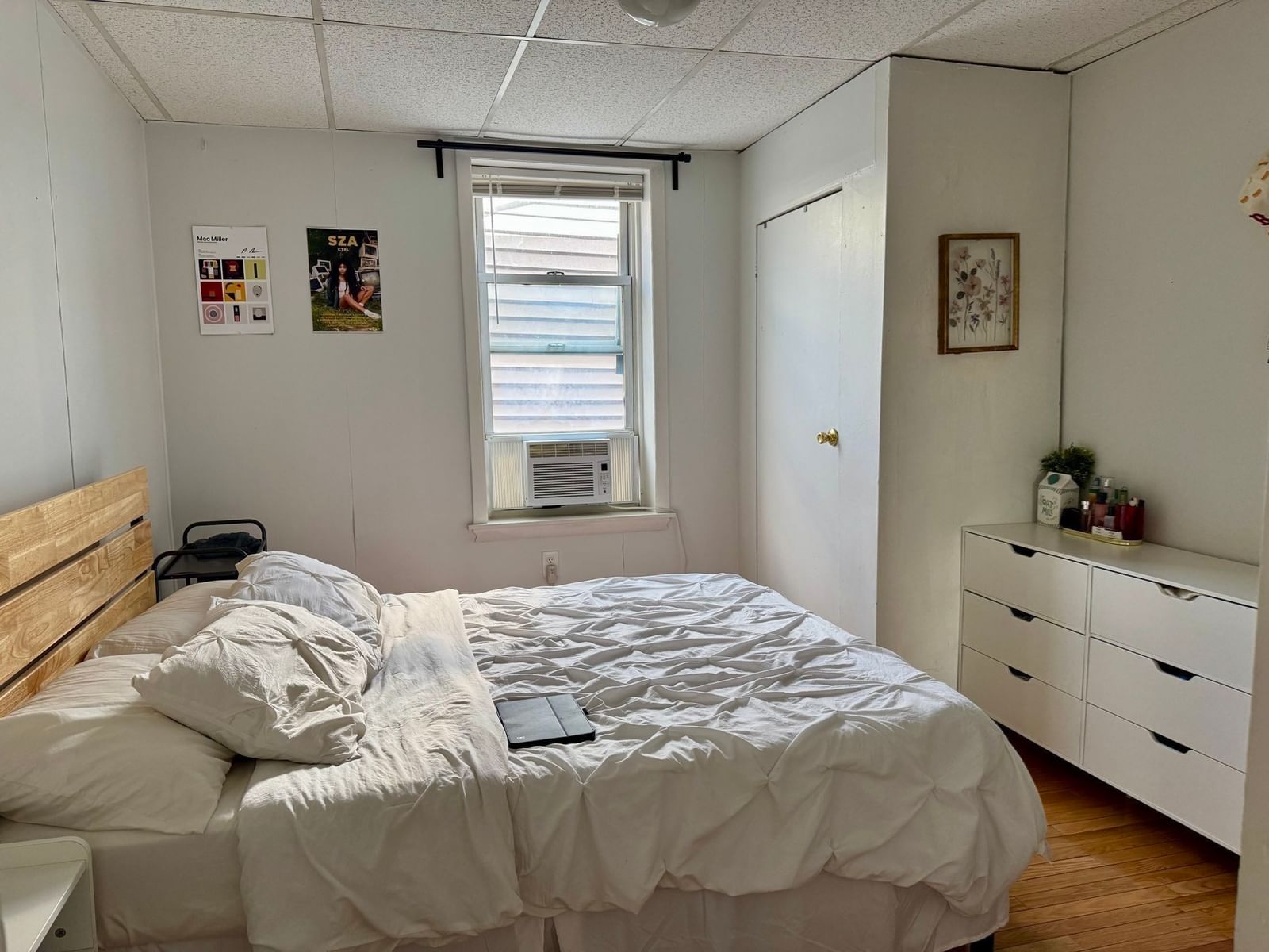 144 Chelsea Street Boston — Photo 4 of 12