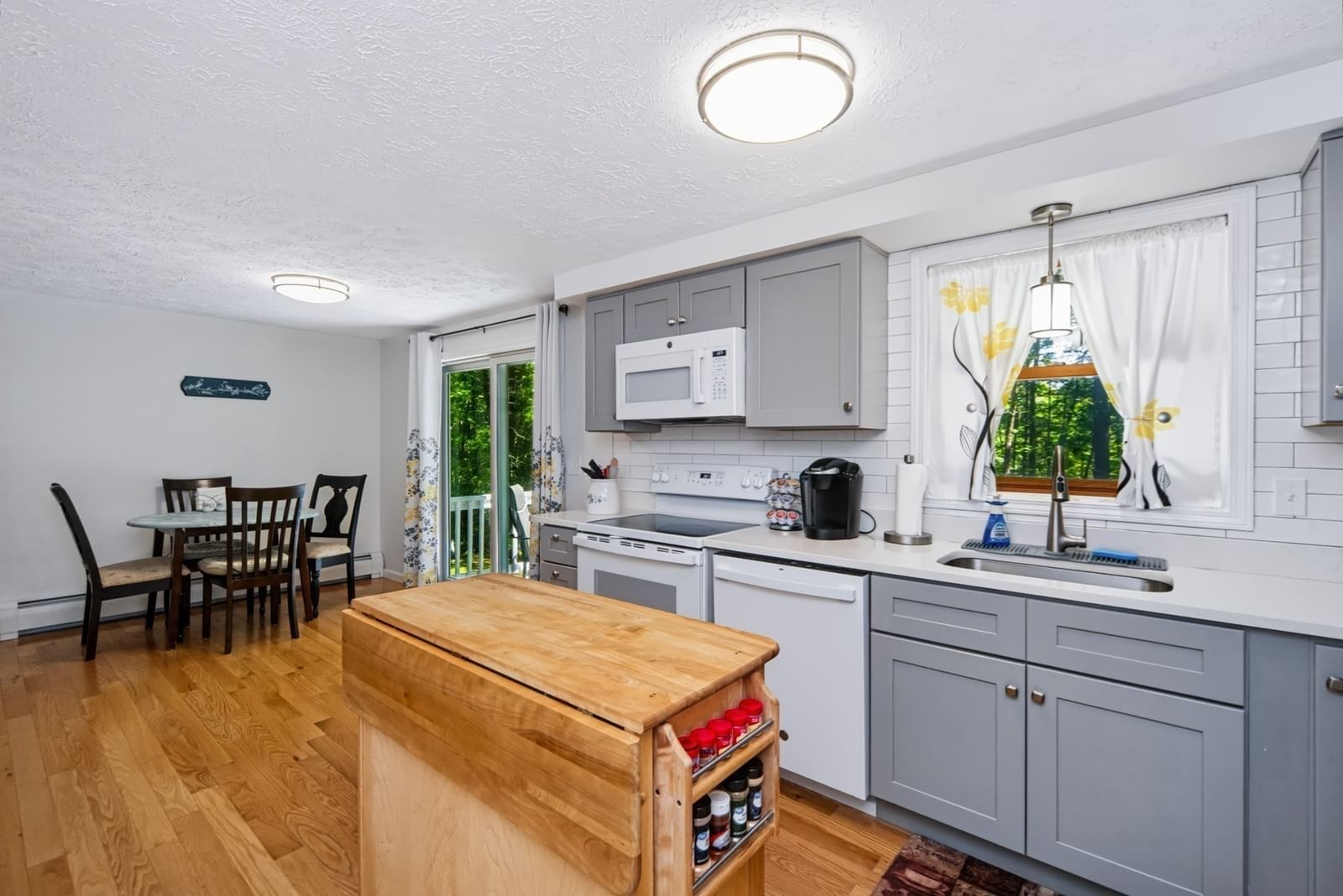 45 Pleasantdale Rd Rutland — Photo 9 of 42