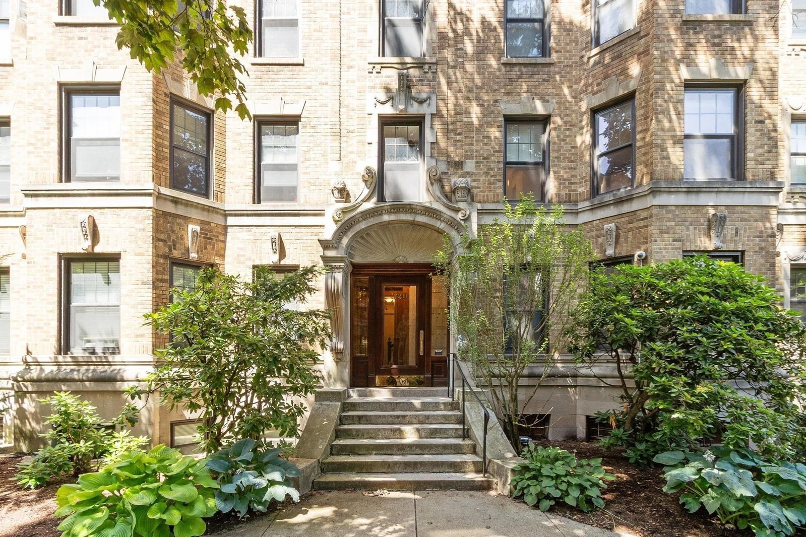 120 Riverway #4 Boston — Photo 17 of 26