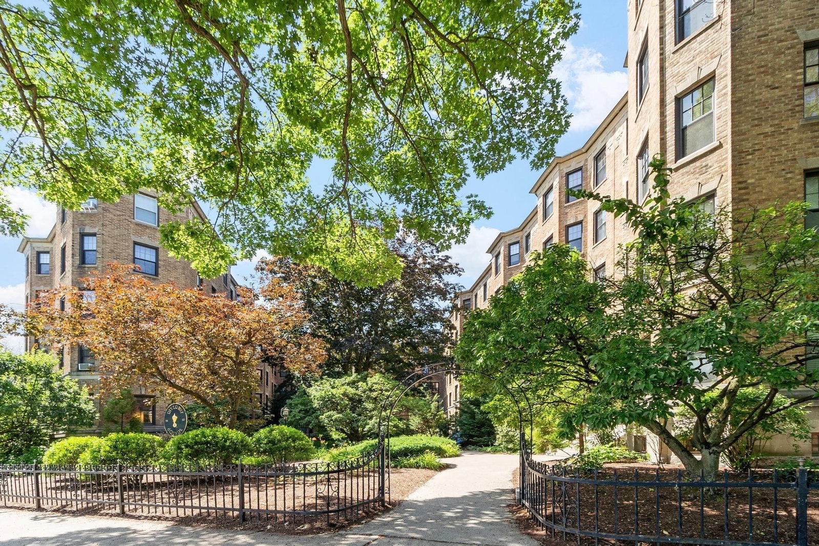 120 Riverway #4 Boston — Photo 20 of 26