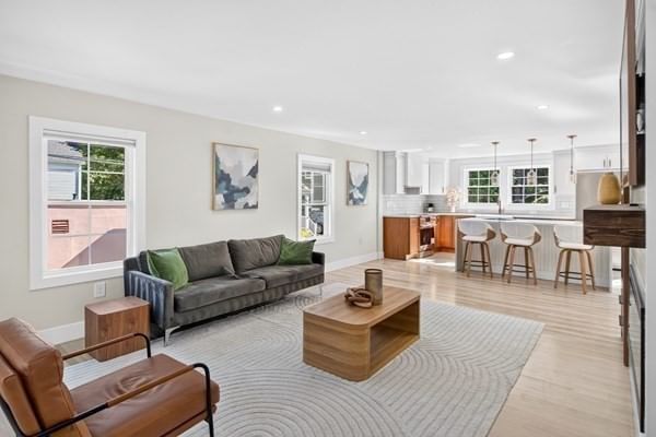 210 Summer Street Arlington — Photo 3 of 35