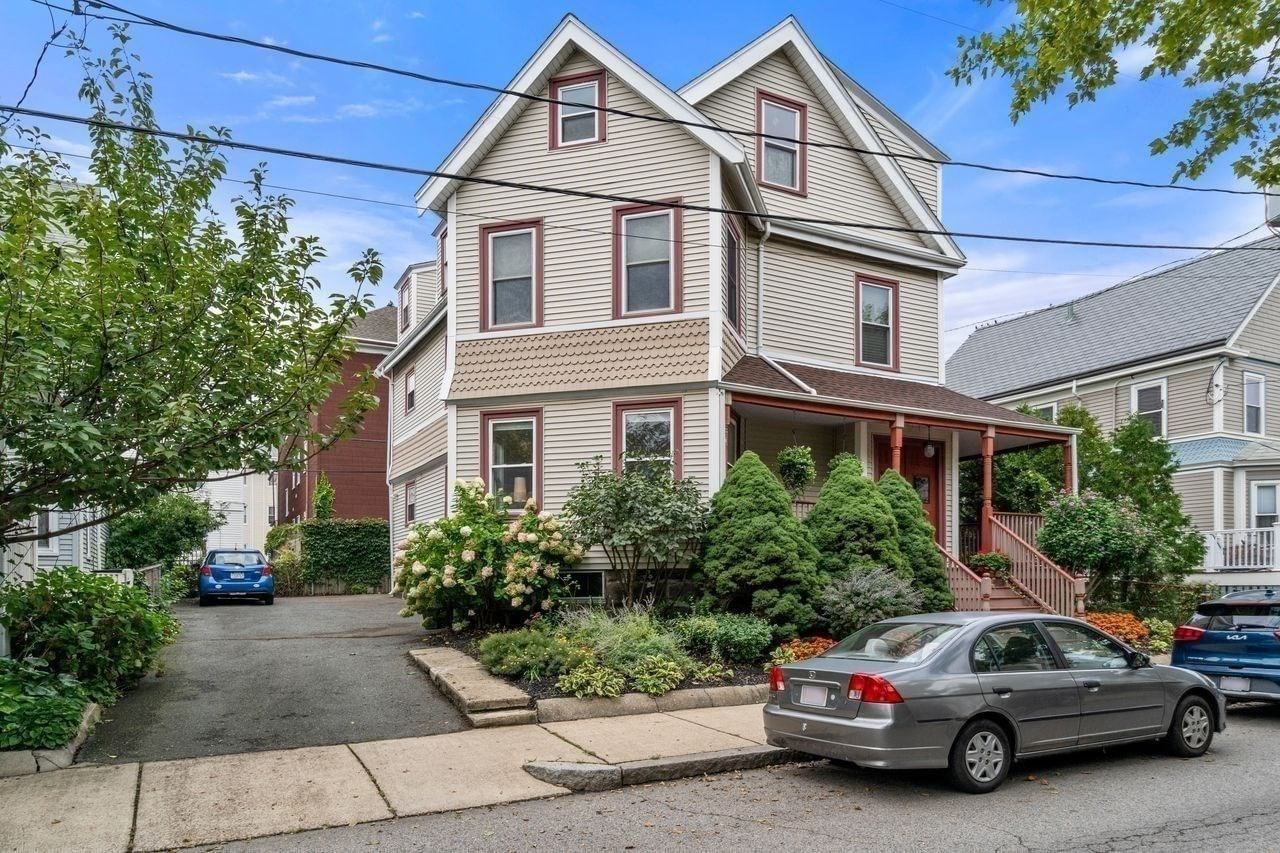 82 Tuttle St #1 Boston — Photo 16 of 24