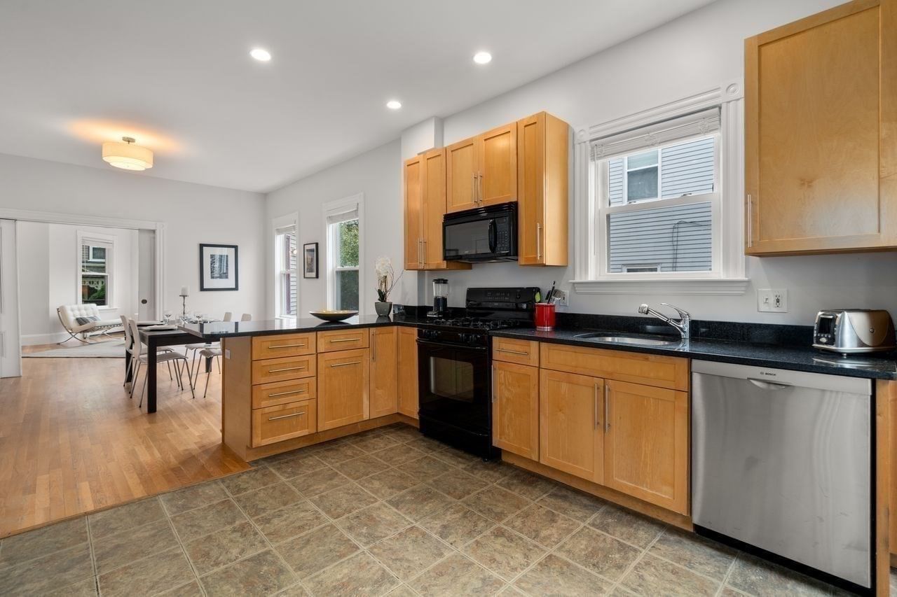 82 Tuttle St #1 Boston — Photo 7 of 24
