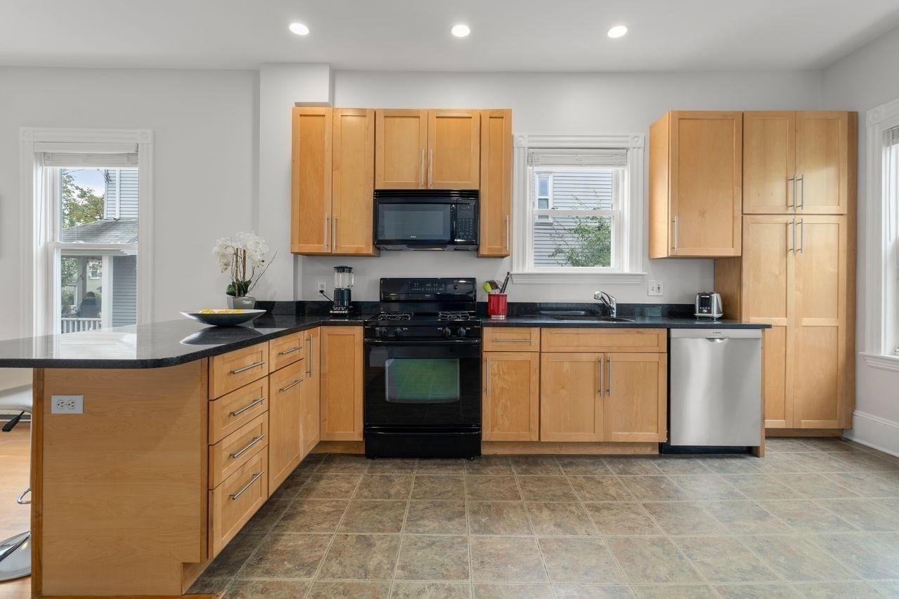 82 Tuttle St #1 Boston — Photo 8 of 24