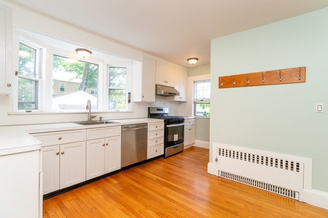142 Jackson St Newton — Photo 4 of 36