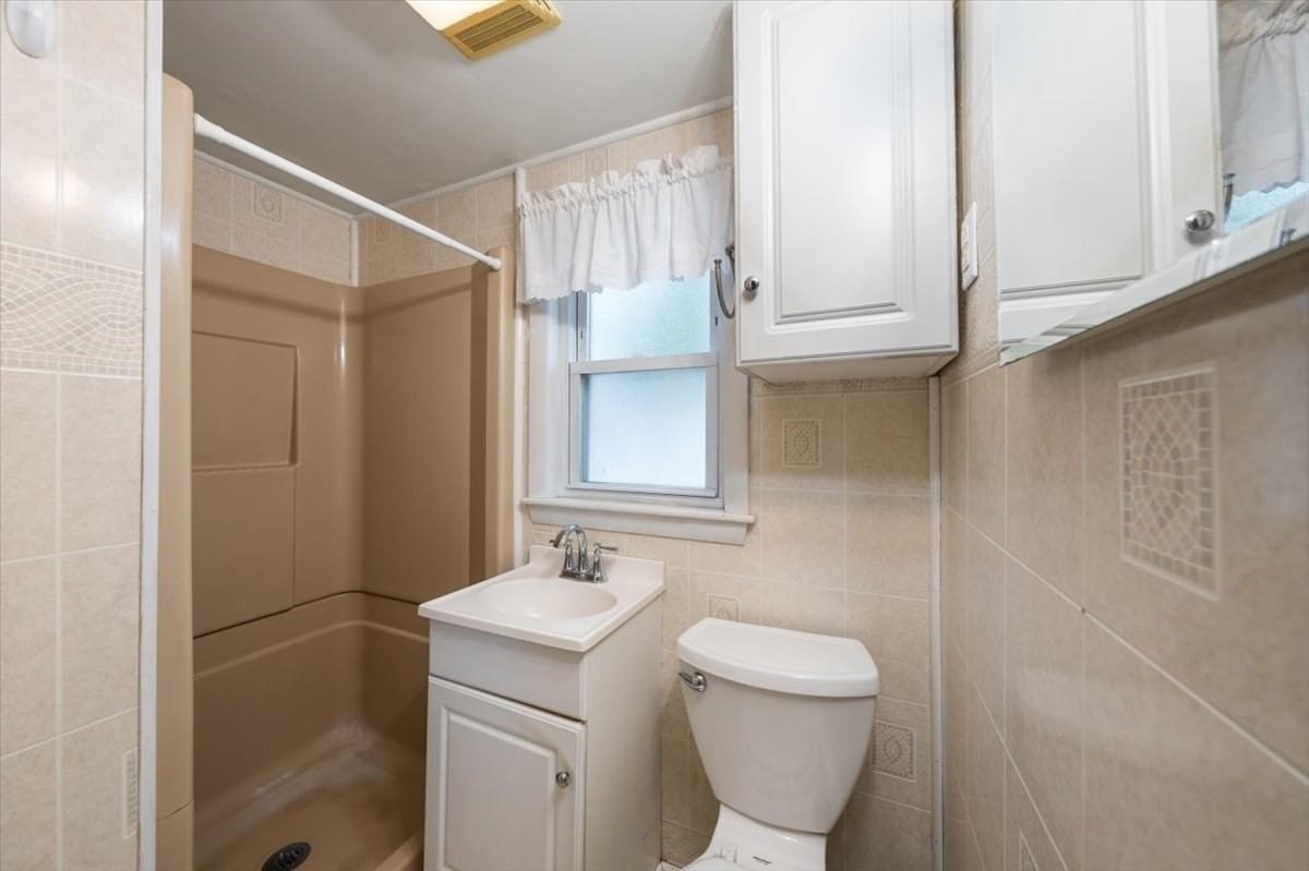 18 Bay View Dr Shrewsbury — Photo 10 of 23