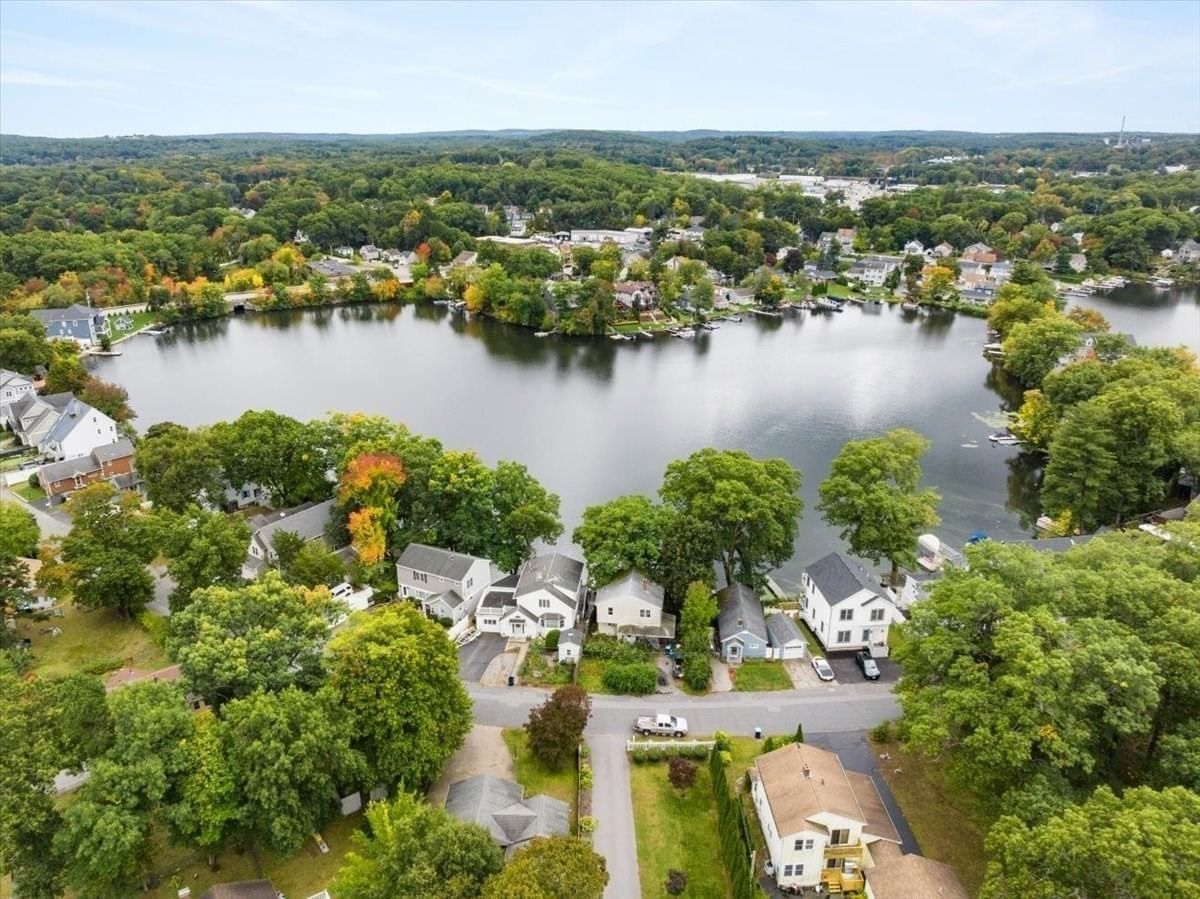 18 Bay View Dr Shrewsbury — Photo 3 of 23