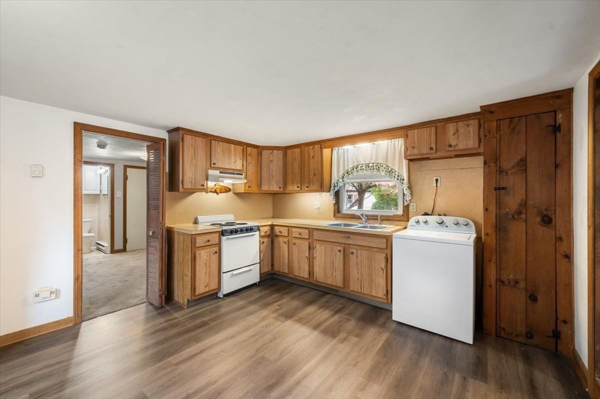 18 Bay View Dr Shrewsbury — Photo 4 of 23