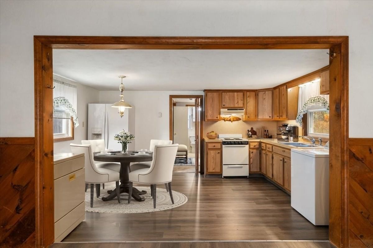 18 Bay View Dr Shrewsbury — Photo 5 of 23