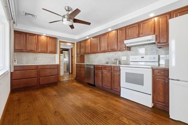 8 Oran Cir Peabody — Photo 3 of 33