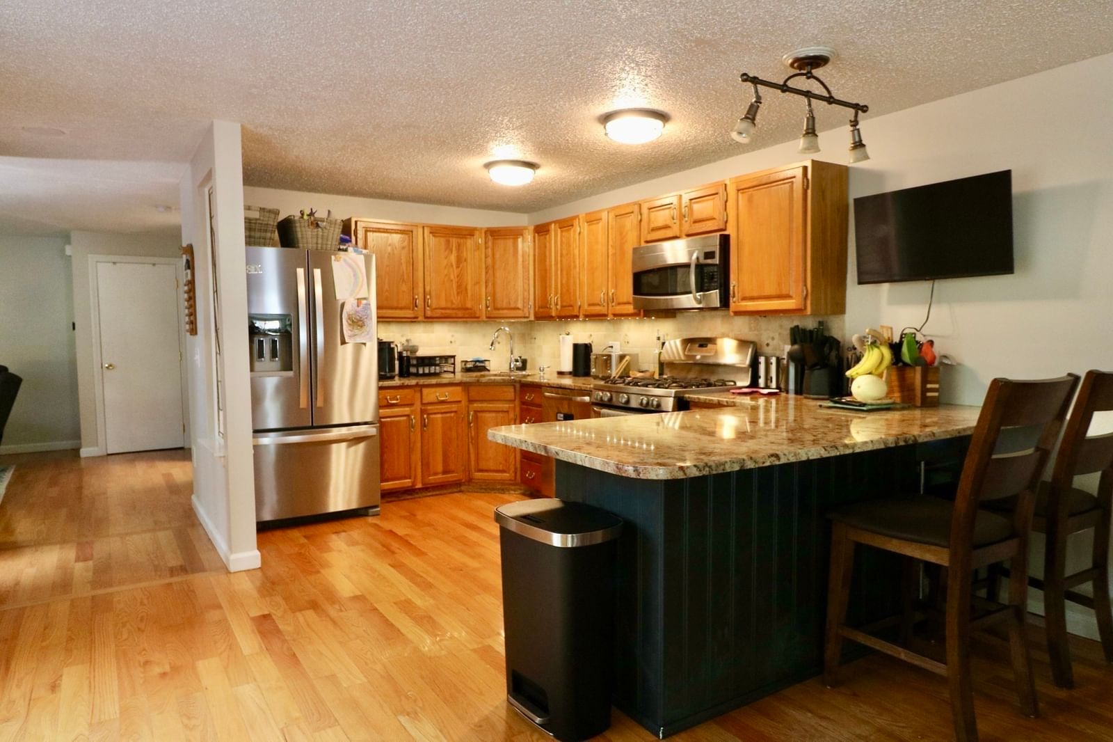 25B Country Club Ln #B Milford — Photo 3 of 9