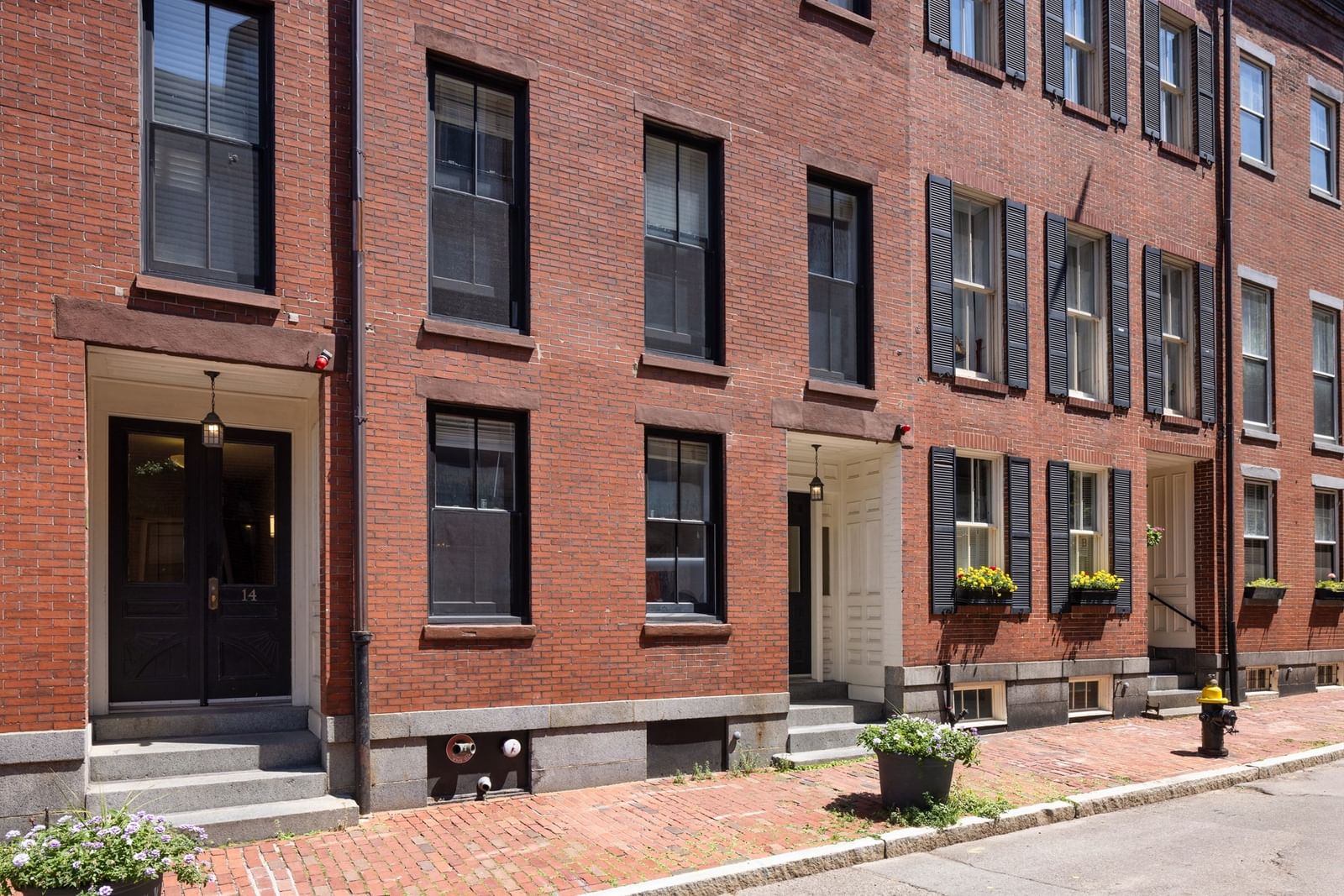16 Temple Street Boston — Photo 3 of 3