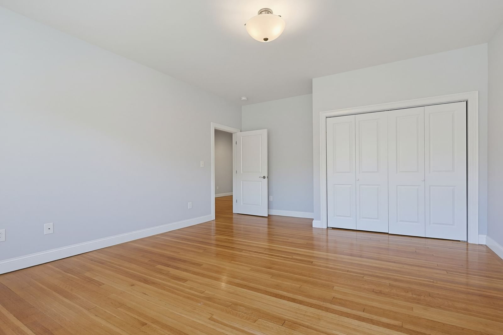 91 Verndale St, Brookline, MA 02446 photo 3