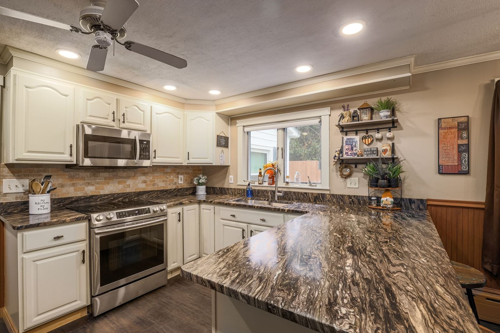 14 Summit Ter North Brookfield — Photo 11 of 40
