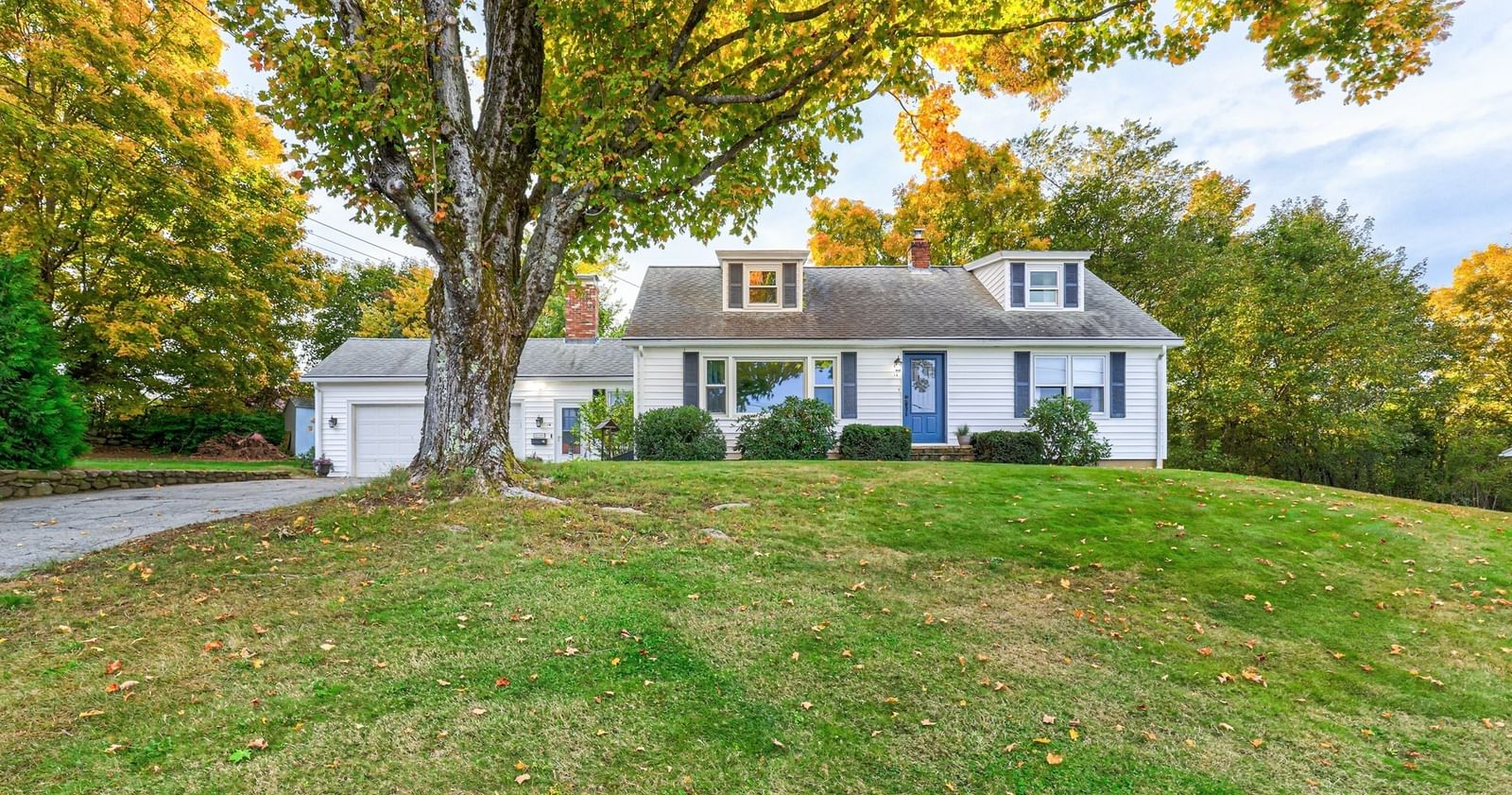 14 Summit Ter North Brookfield — Photo 2 of 40