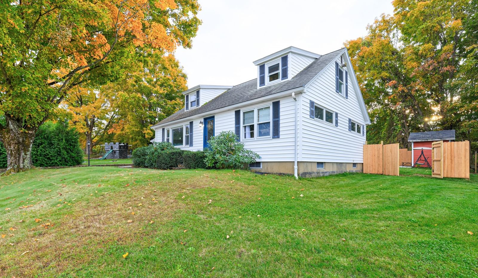 14 Summit Ter North Brookfield — Photo 3 of 40