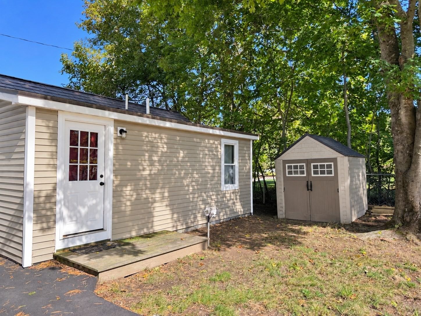 7 Myers St Uxbridge — Photo 2 of 21