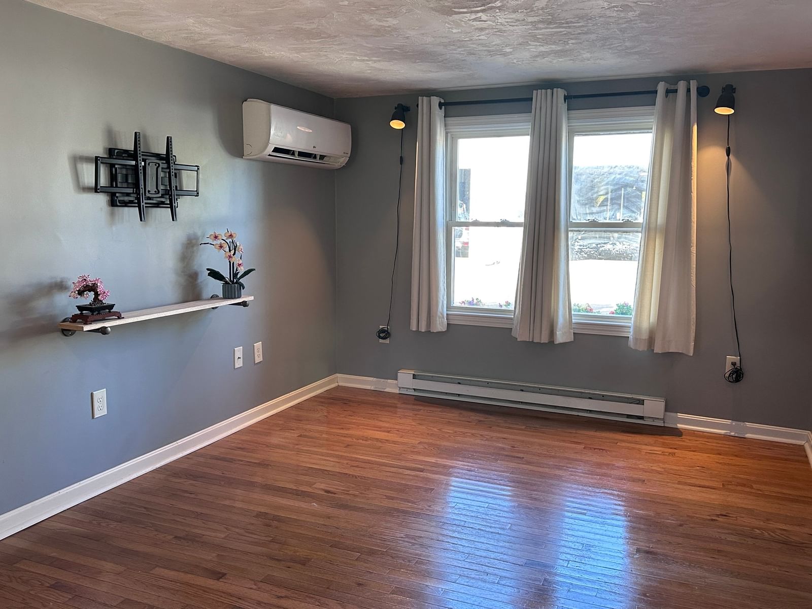 7 Myers St Uxbridge — Photo 5 of 21