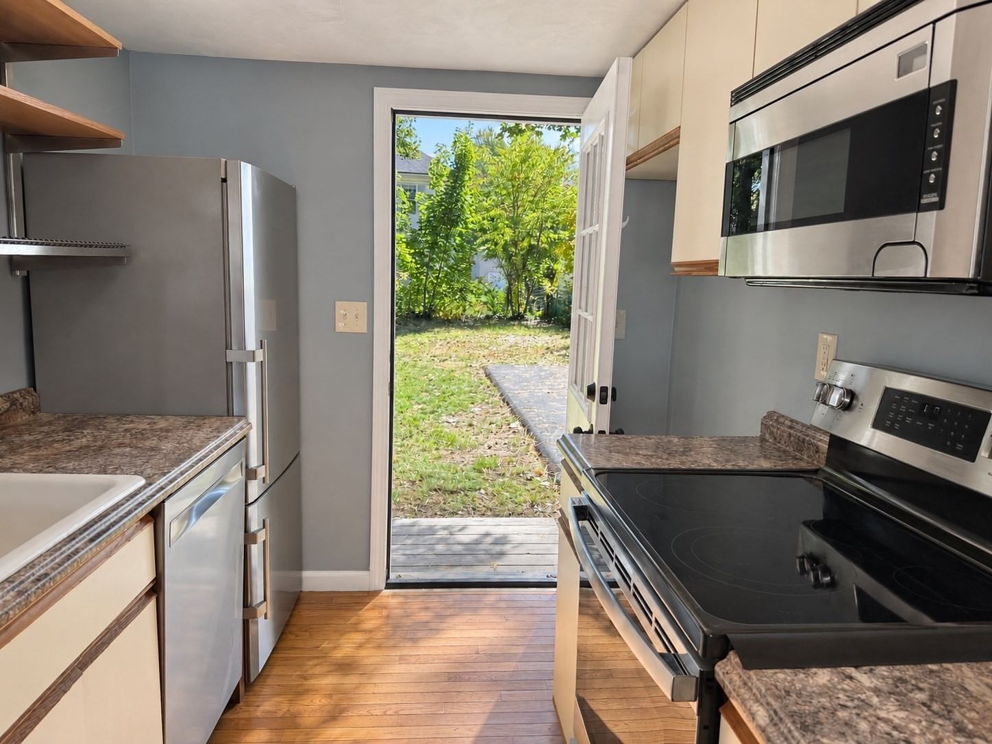 7 Myers St Uxbridge — Photo 7 of 21