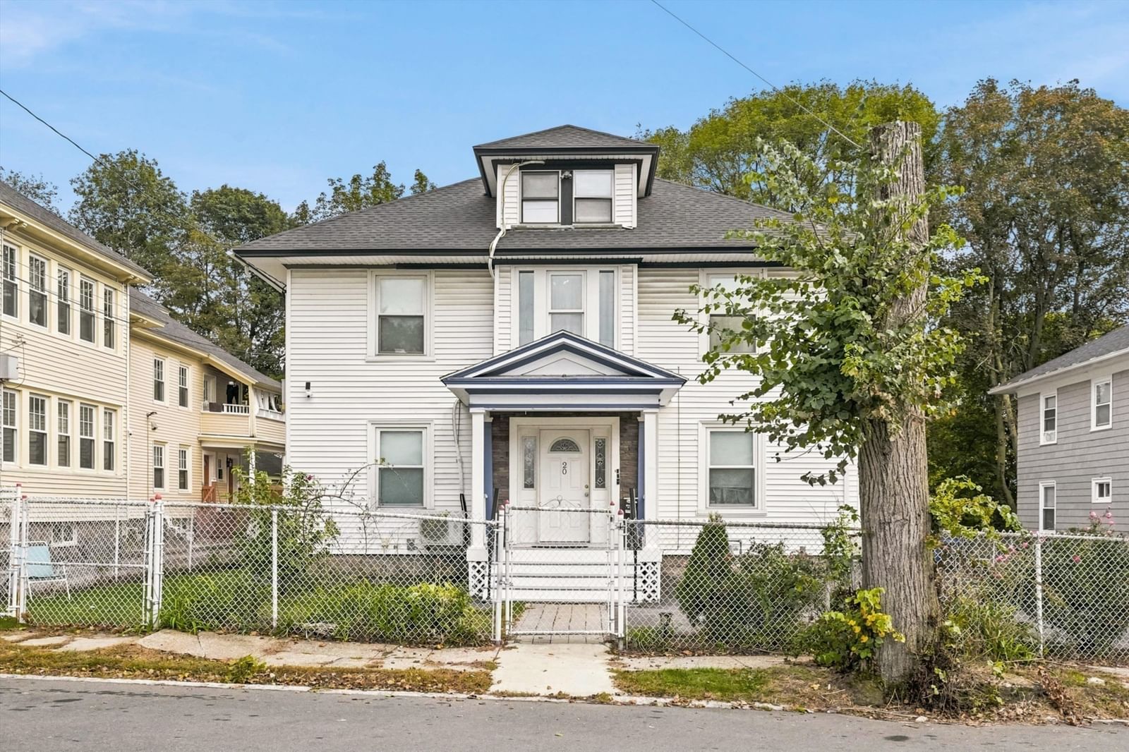 Property at 20 Ridge Rd, Lawrence, MA 01841