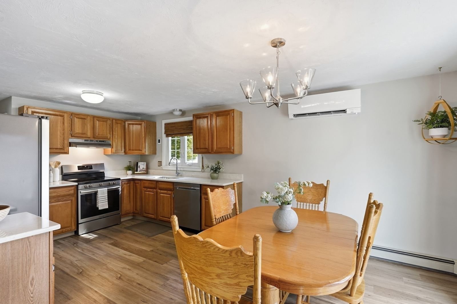 15 Collins St #15 Attleboro — Photo 8 of 38