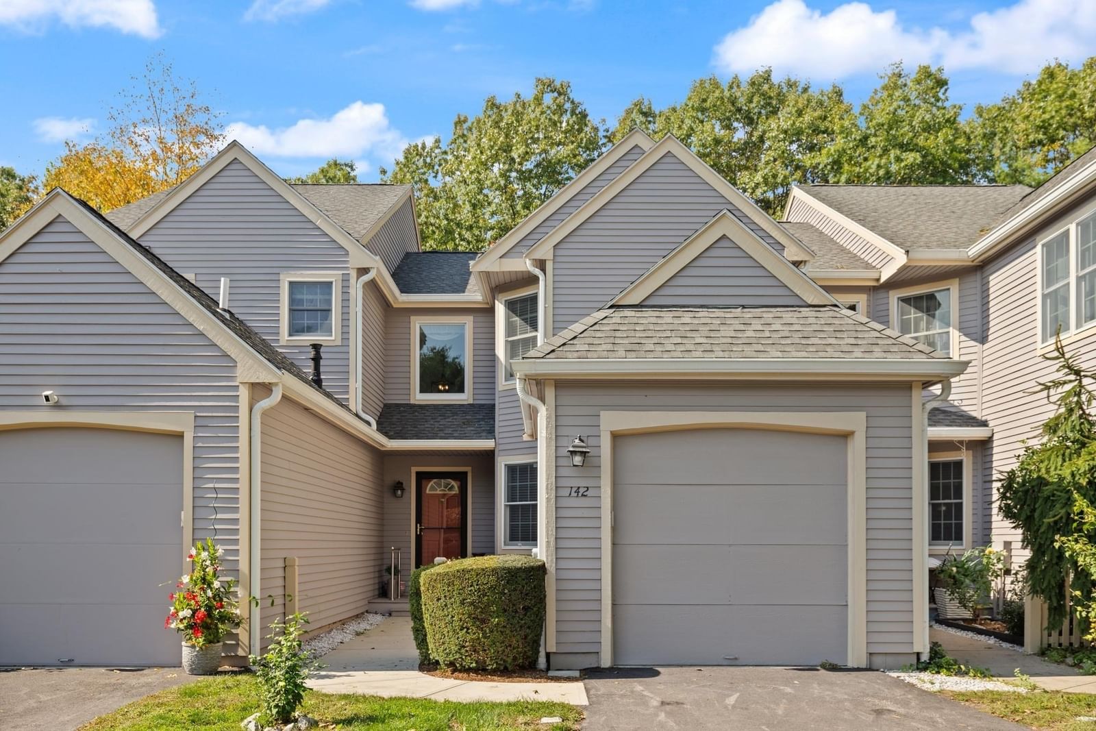 142 Cannon Forge Dr #142 Foxboro — Photo 2 of 33