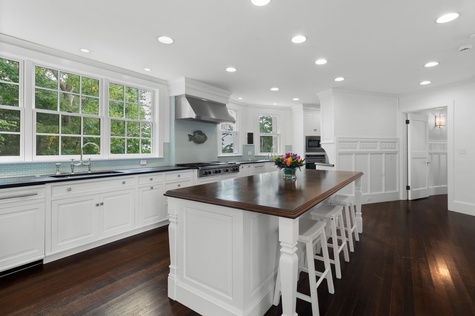 23 Paine Avenue Beverly — Photo 12 of 39