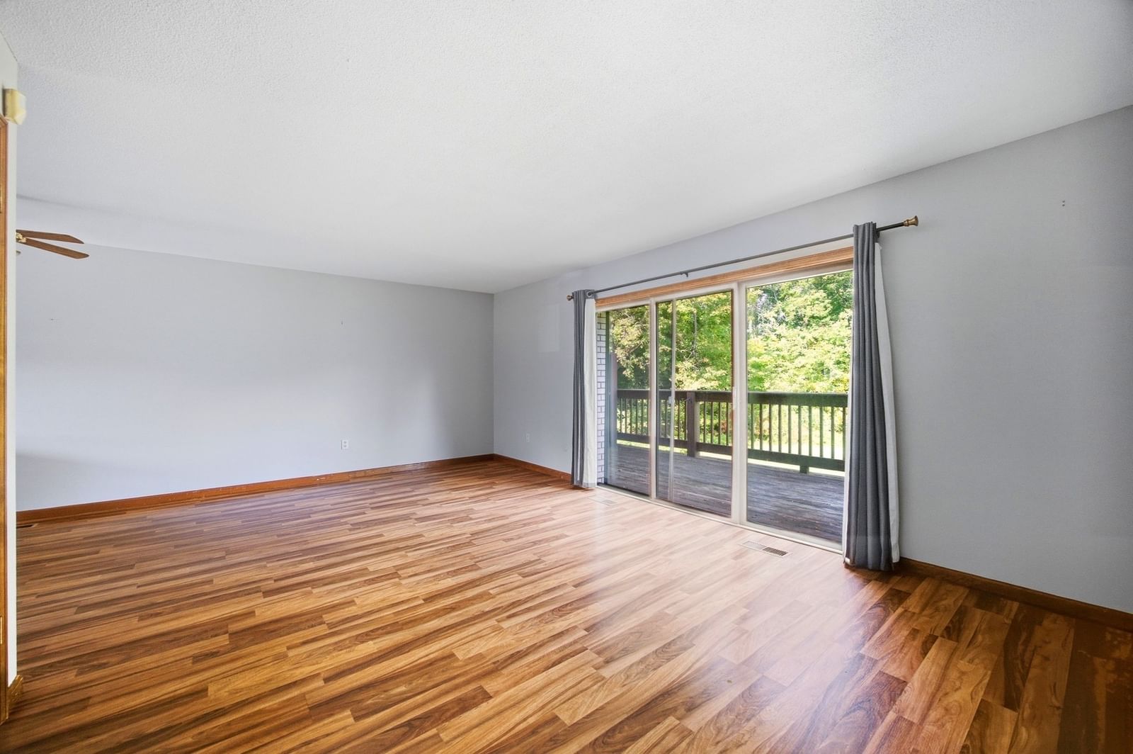 220 Beekman Dr #220 Agawam — Photo 11 of 29