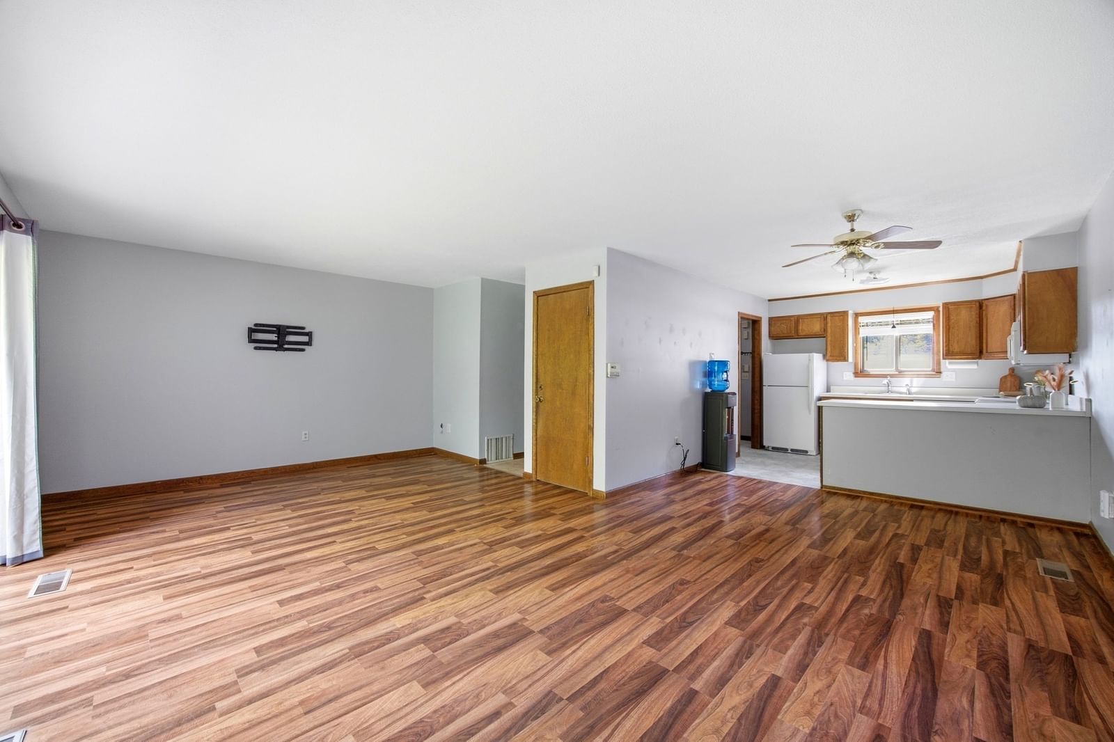 220 Beekman Dr #220 Agawam — Photo 8 of 29