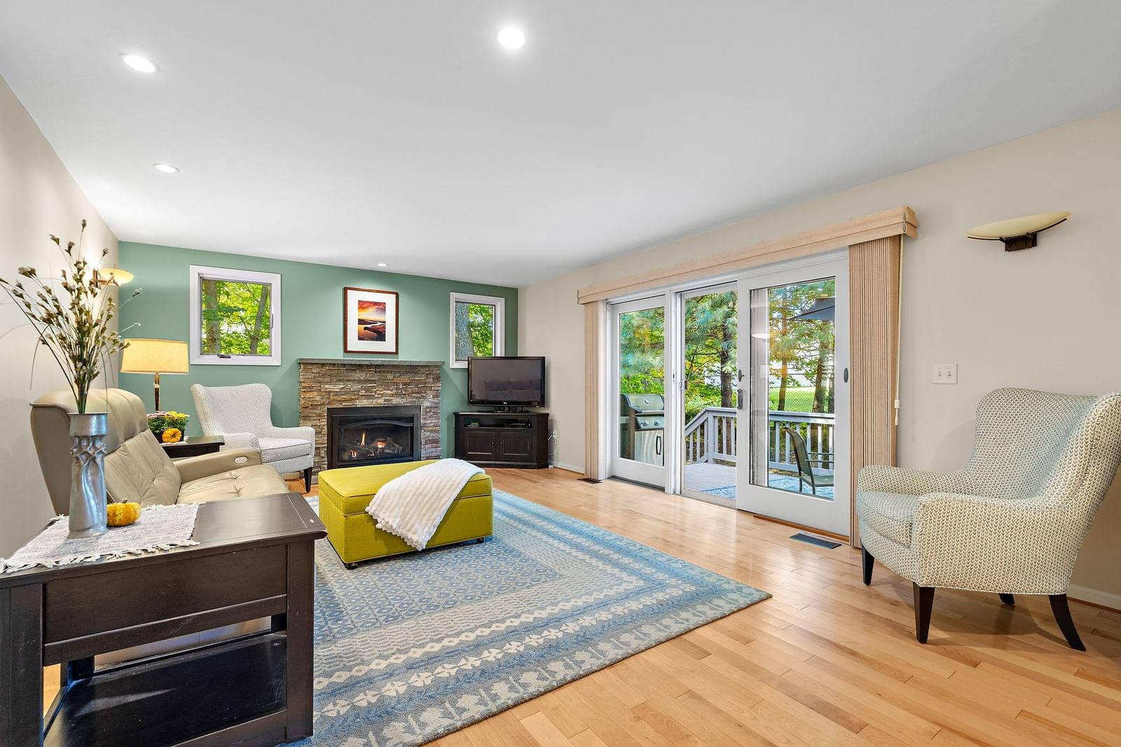 10 Trevor Ln Worcester — Photo 12 of 36