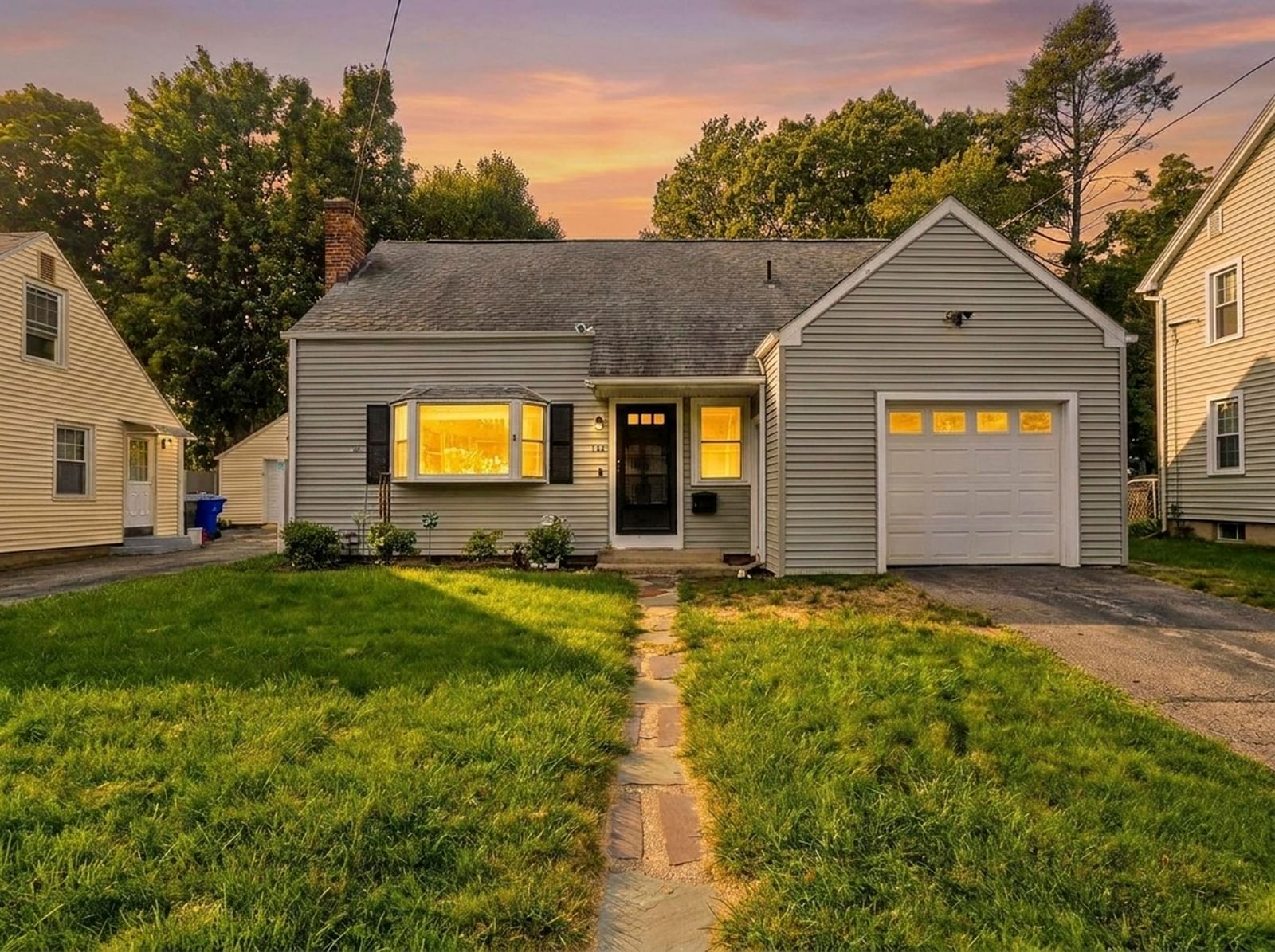 122 Hartford Ter, Springfield