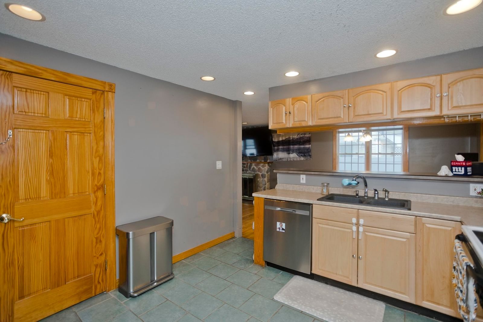 122 Hartford Ter Springfield — Photo 11 of 29