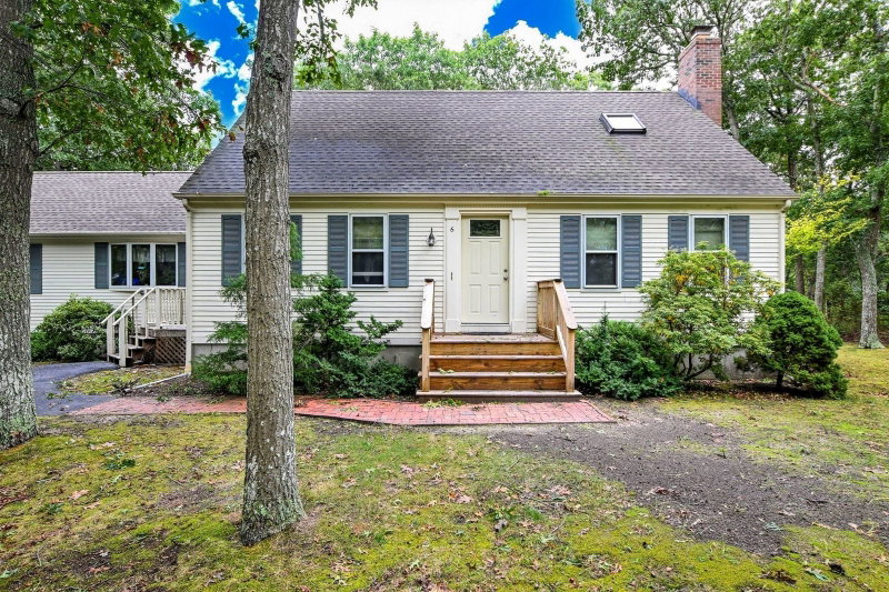 6 Elizabeth Ln