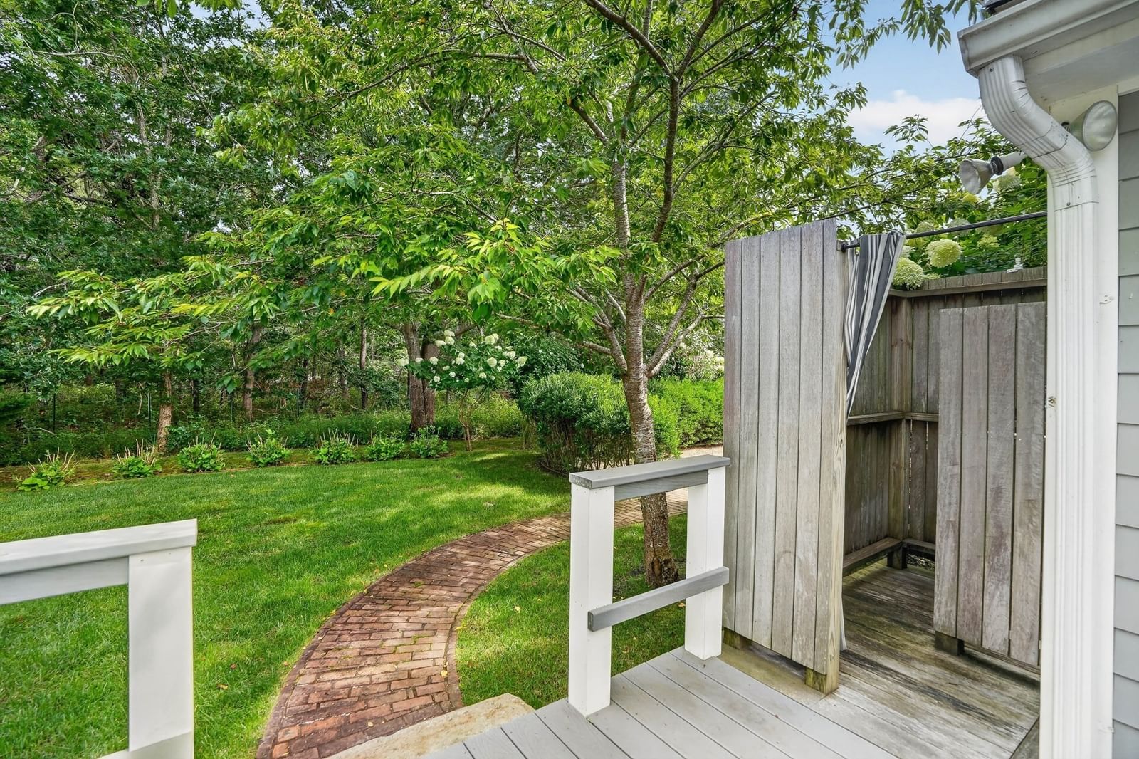 16 Old Dunhams Corner Way Edgartown — Photo 36 of 42