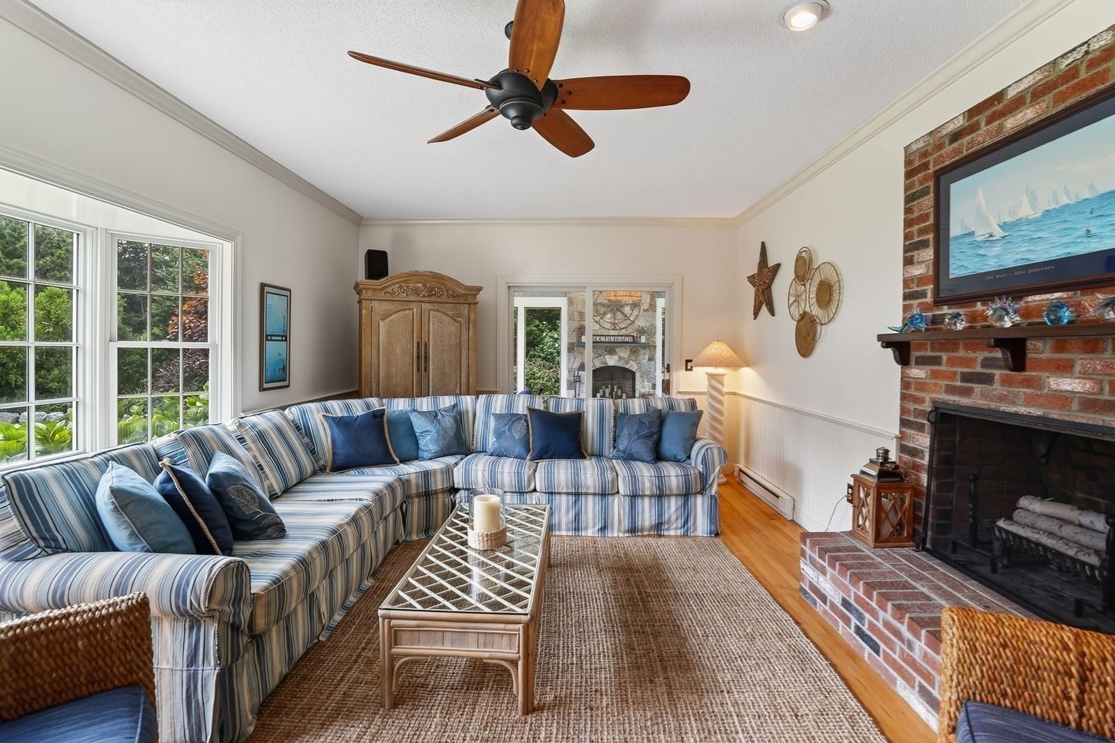 16 Old Dunhams Corner Way Edgartown — Photo 7 of 42
