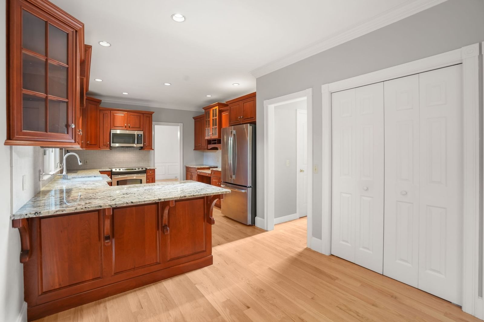 9 Fieldstone Dr Shrewsbury — Photo 13 of 36