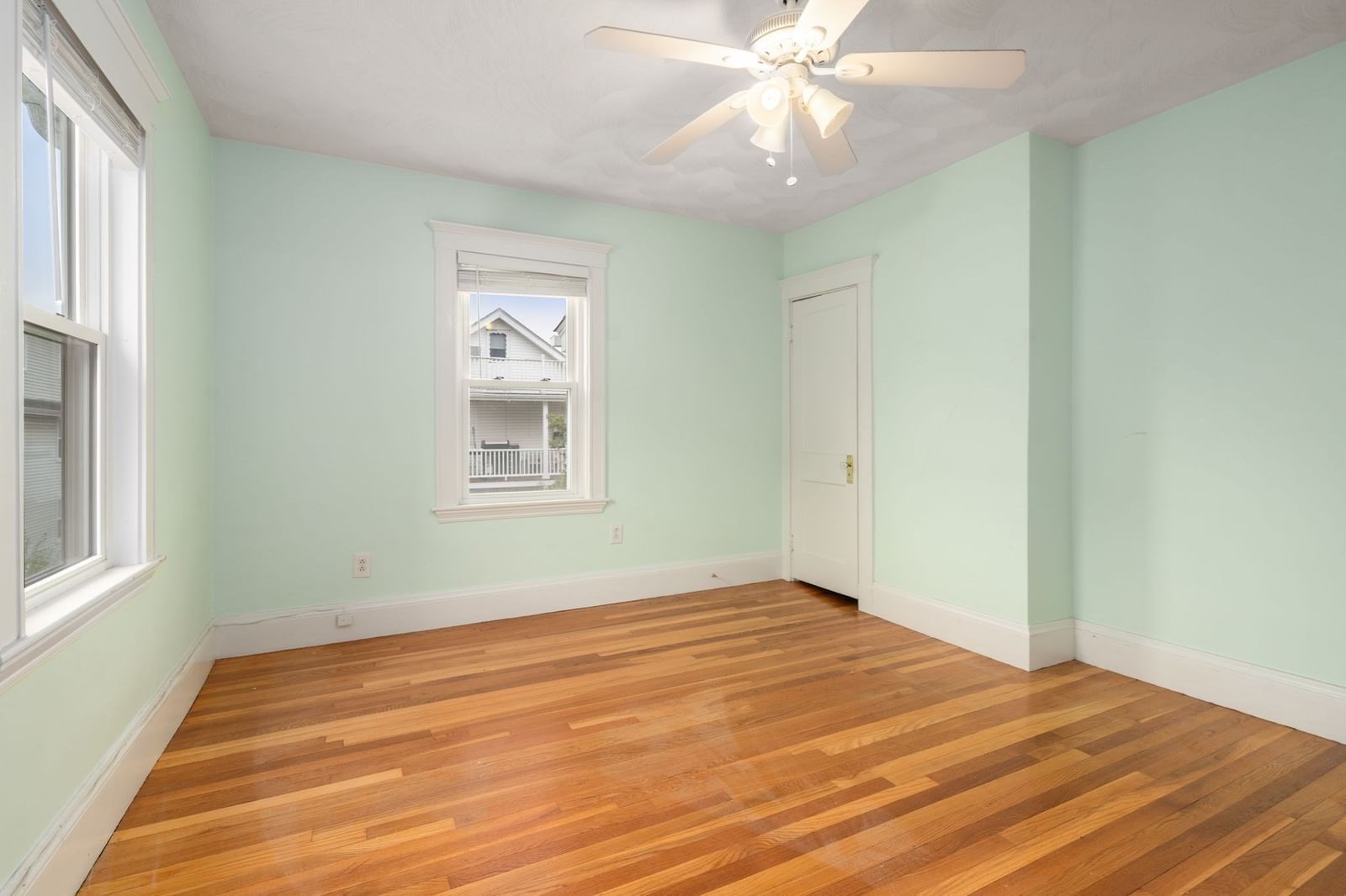 48-50 Melrose Street Arlington — Photo 12 of 39