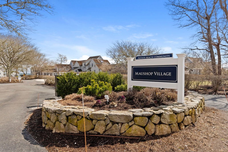 4 Hyannis Point Rd Unit 4
