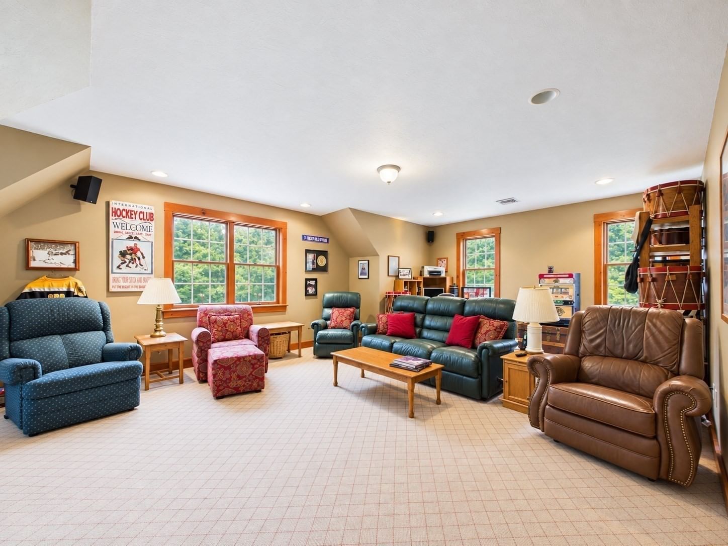 144 East St, Uxbridge, MA 01569 photo 3