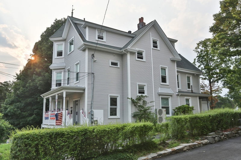 52 Shawmut Ave