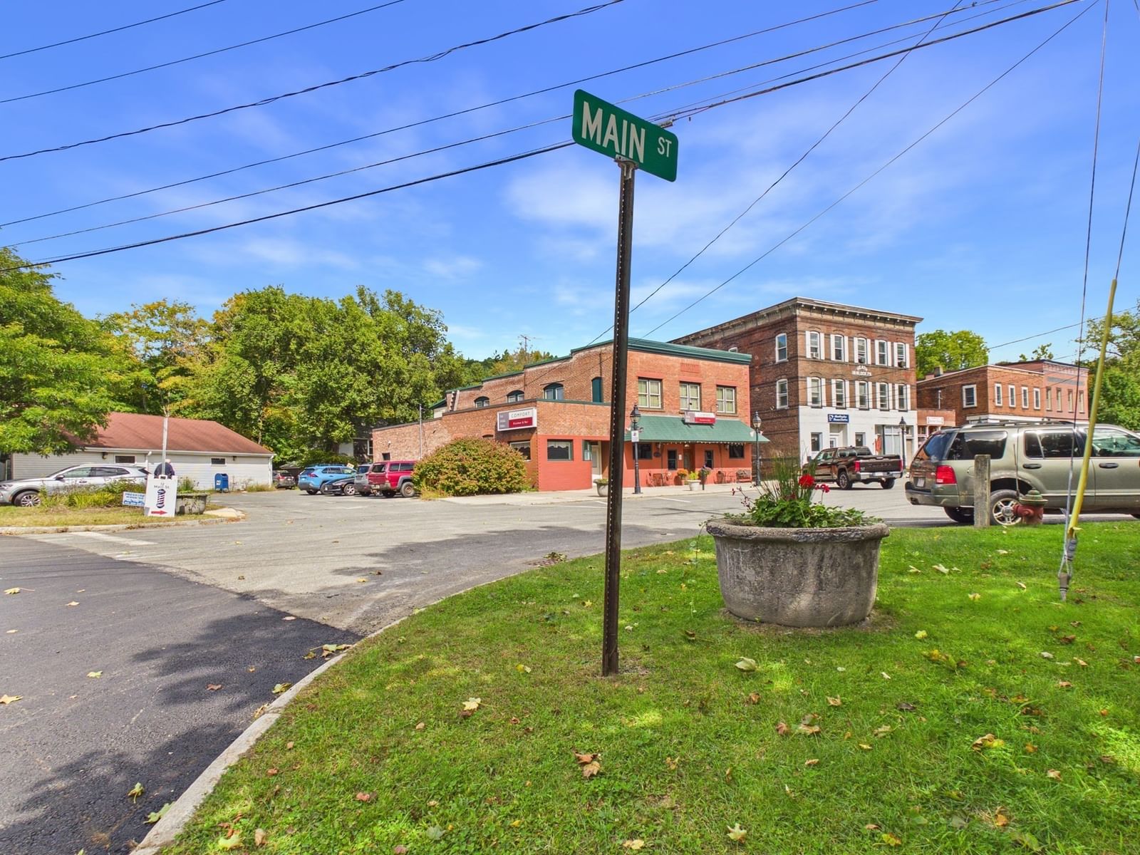 2-4 Main St, Huntington, MA 01050 photo 2