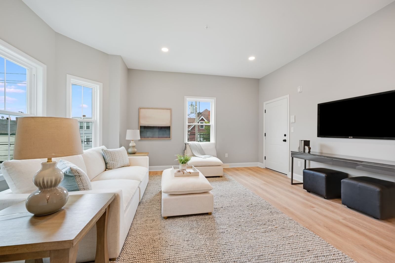 271 Washington Ave, Chelsea, MA 02150 photo 3