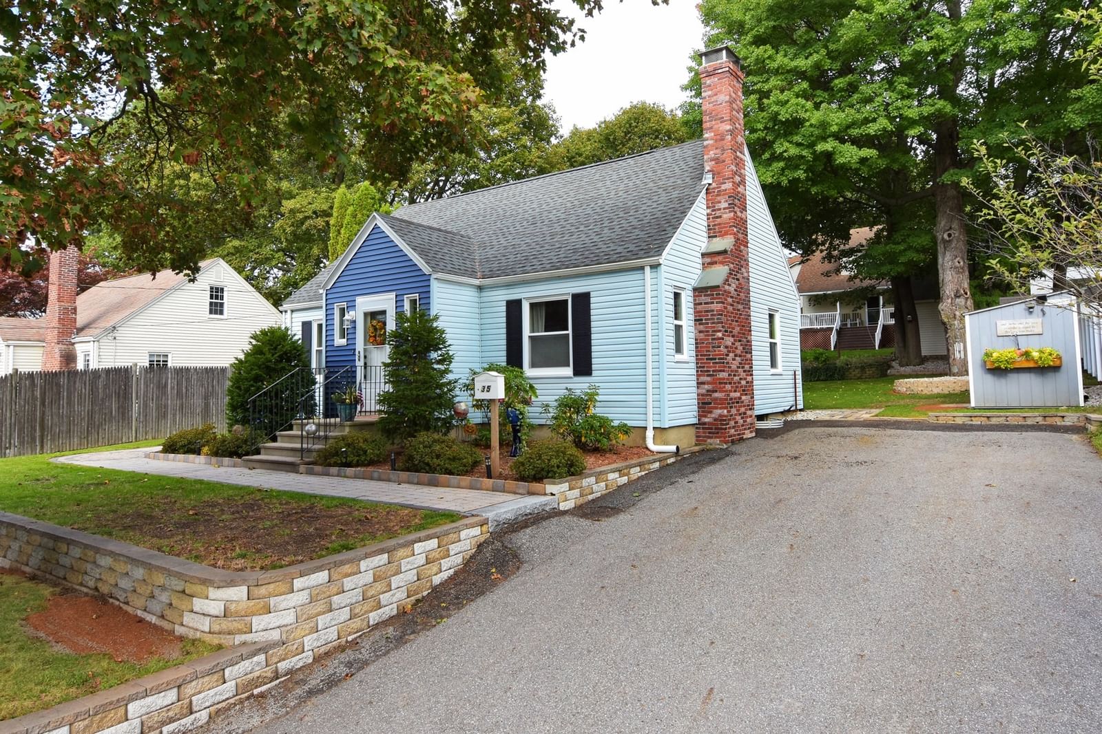 35 Calumet Ave, Worcester, MA 01606