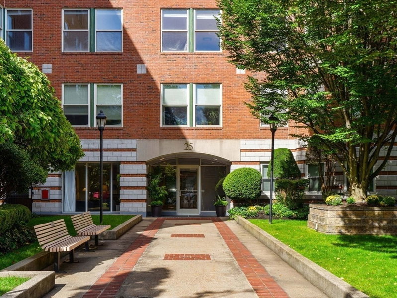25 Marion St Unit 27