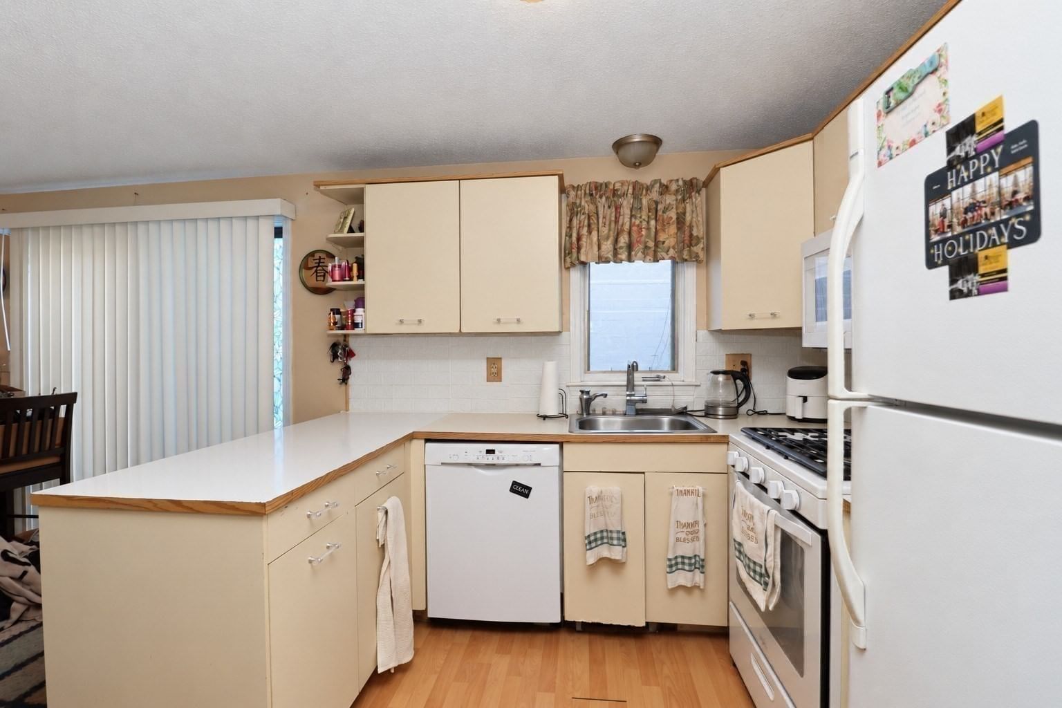 20 Angle St #10, Lowell, MA 01851 photo 2