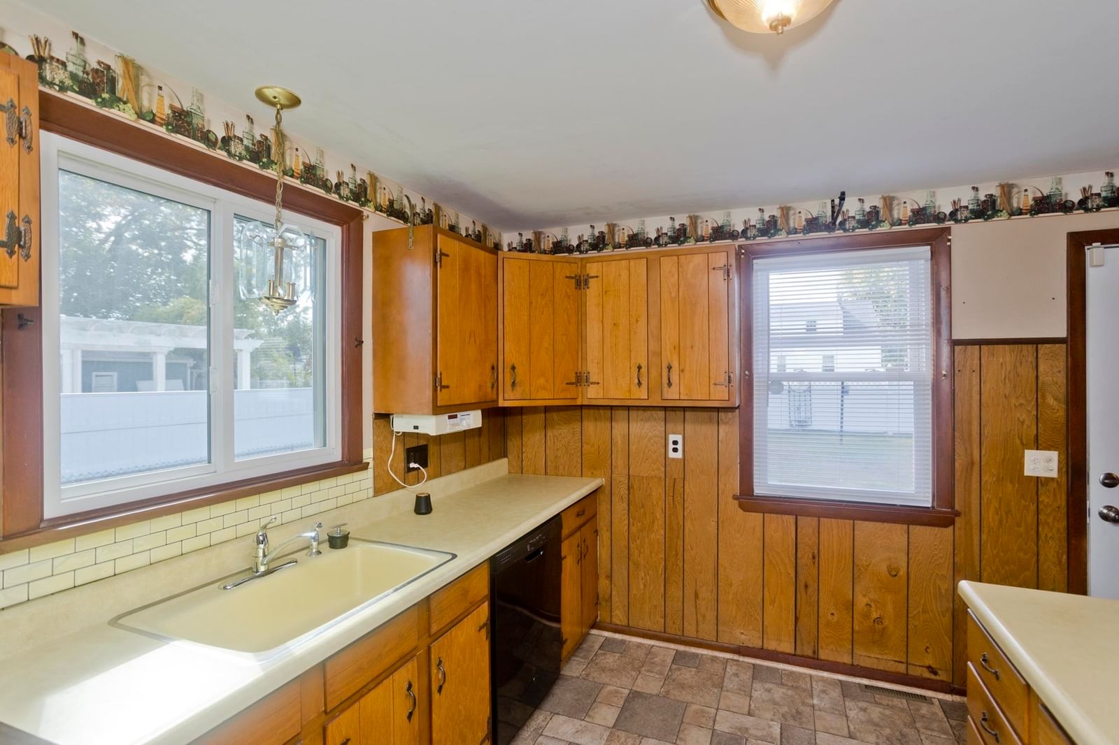 29 Marguerite St, Chicopee, MA 01020 photo 5