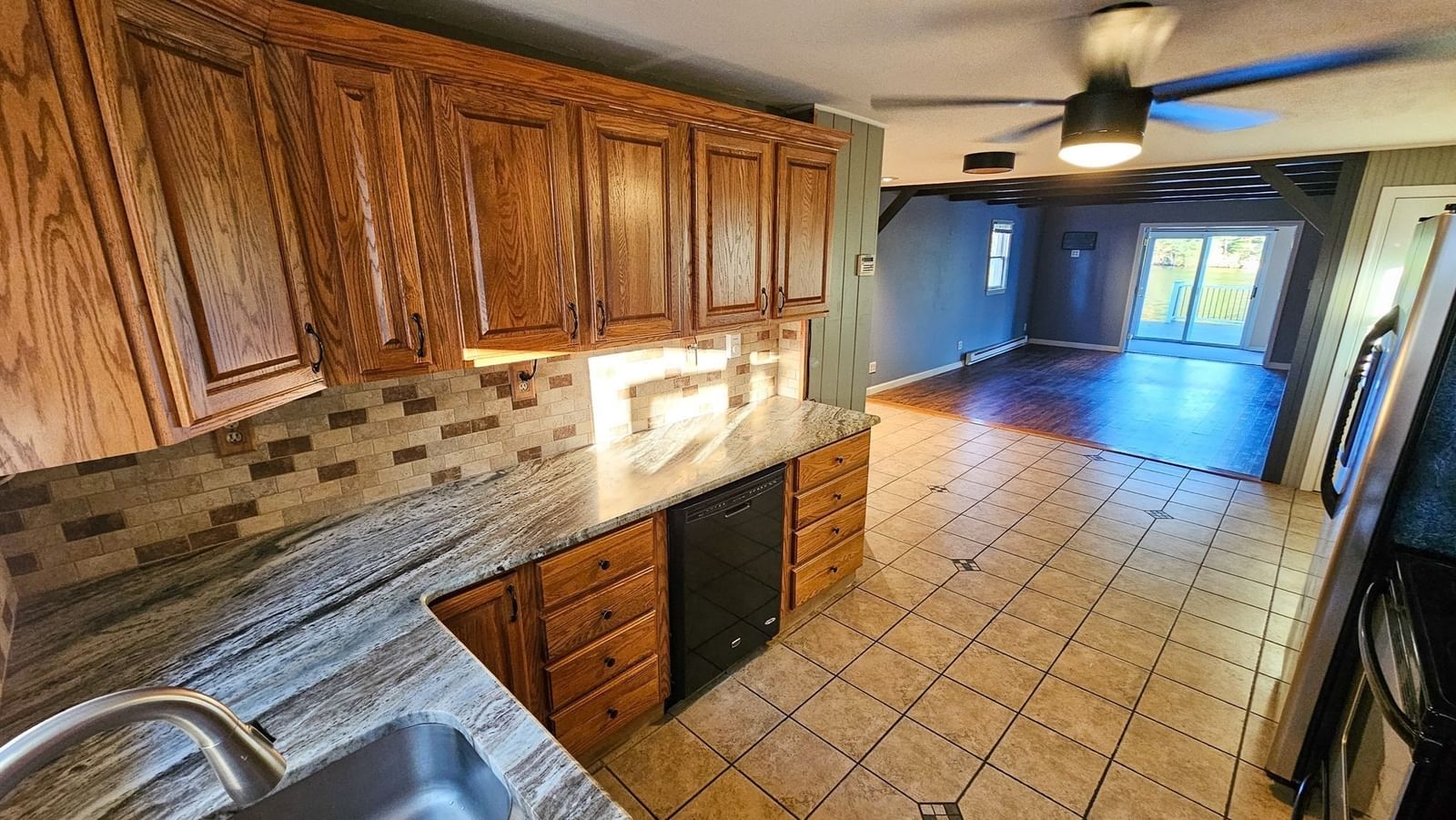 36 Hayward Lane, Millbury, MA 01527 photo 2