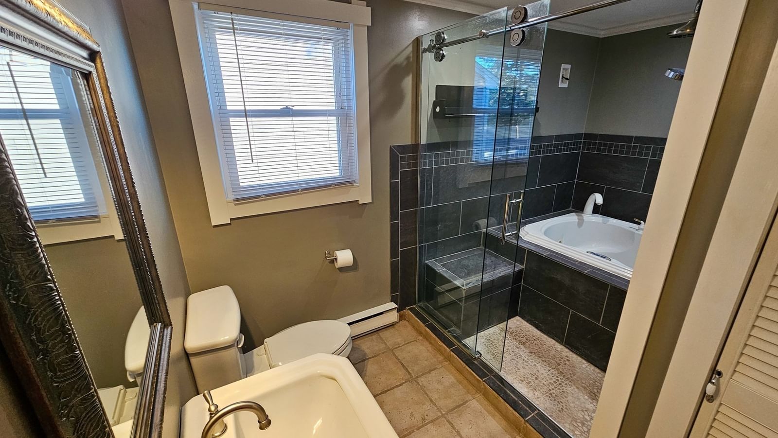 36 Hayward Lane, Millbury, MA 01527 photo 4