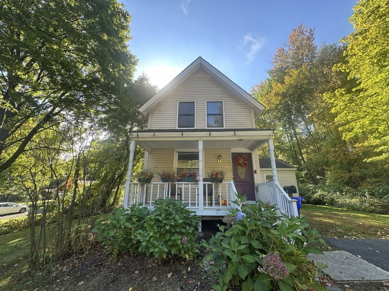 22 Laurel
